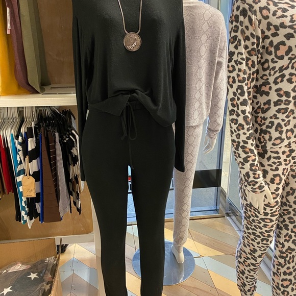 Sale  🎈🎈NWTs All black lounge set /jogger set - Picture 7 of 12